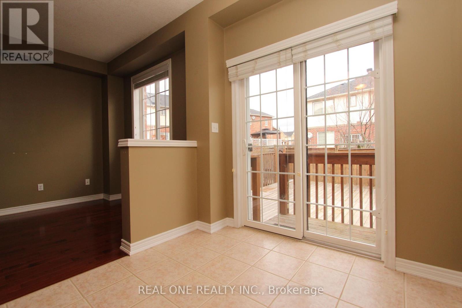 19 Browview Drive, Hamilton, Ontario  L8B 0L4 - Photo 11 - X12448250