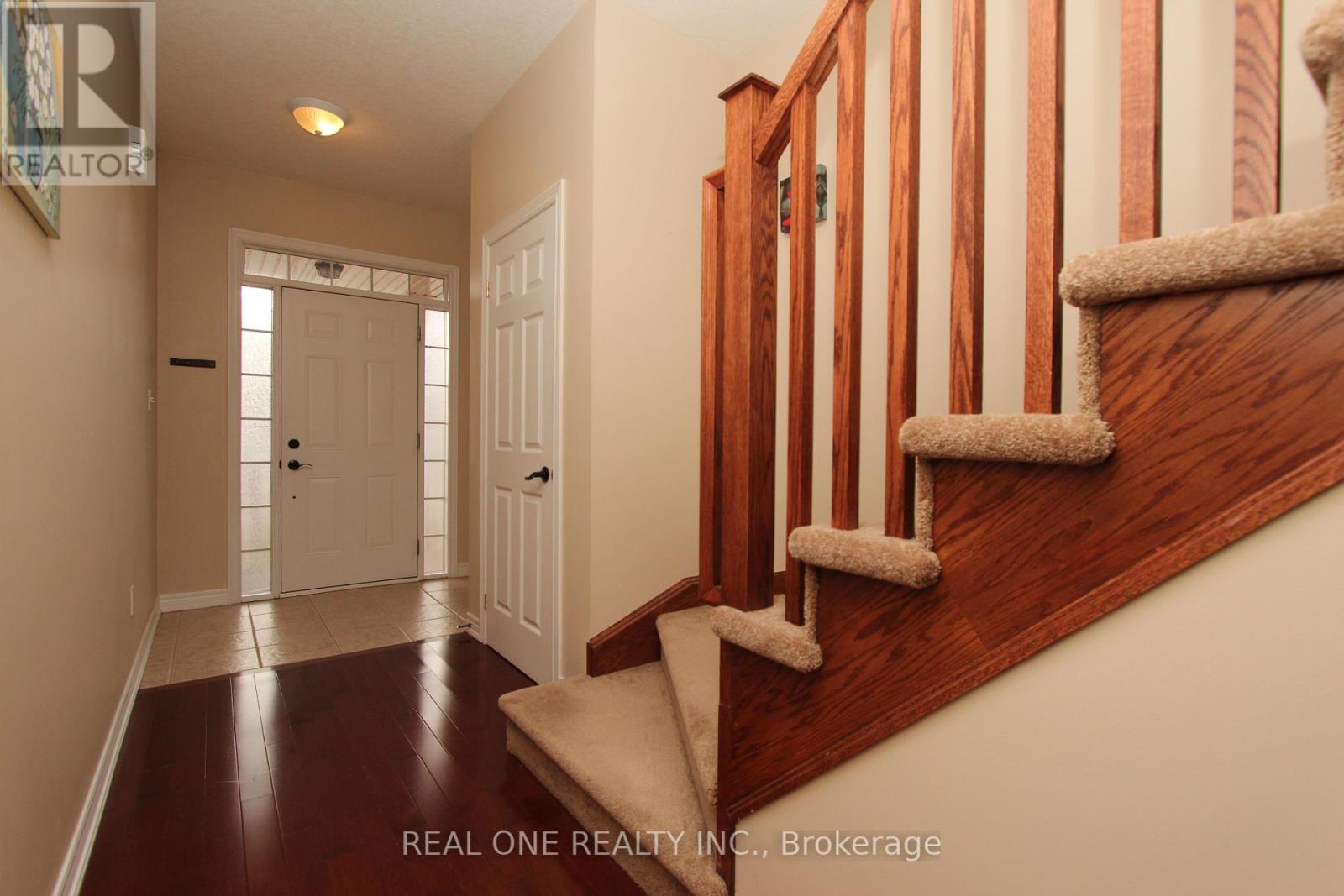19 Browview Drive, Hamilton, Ontario  L8B 0L4 - Photo 3 - X12448250