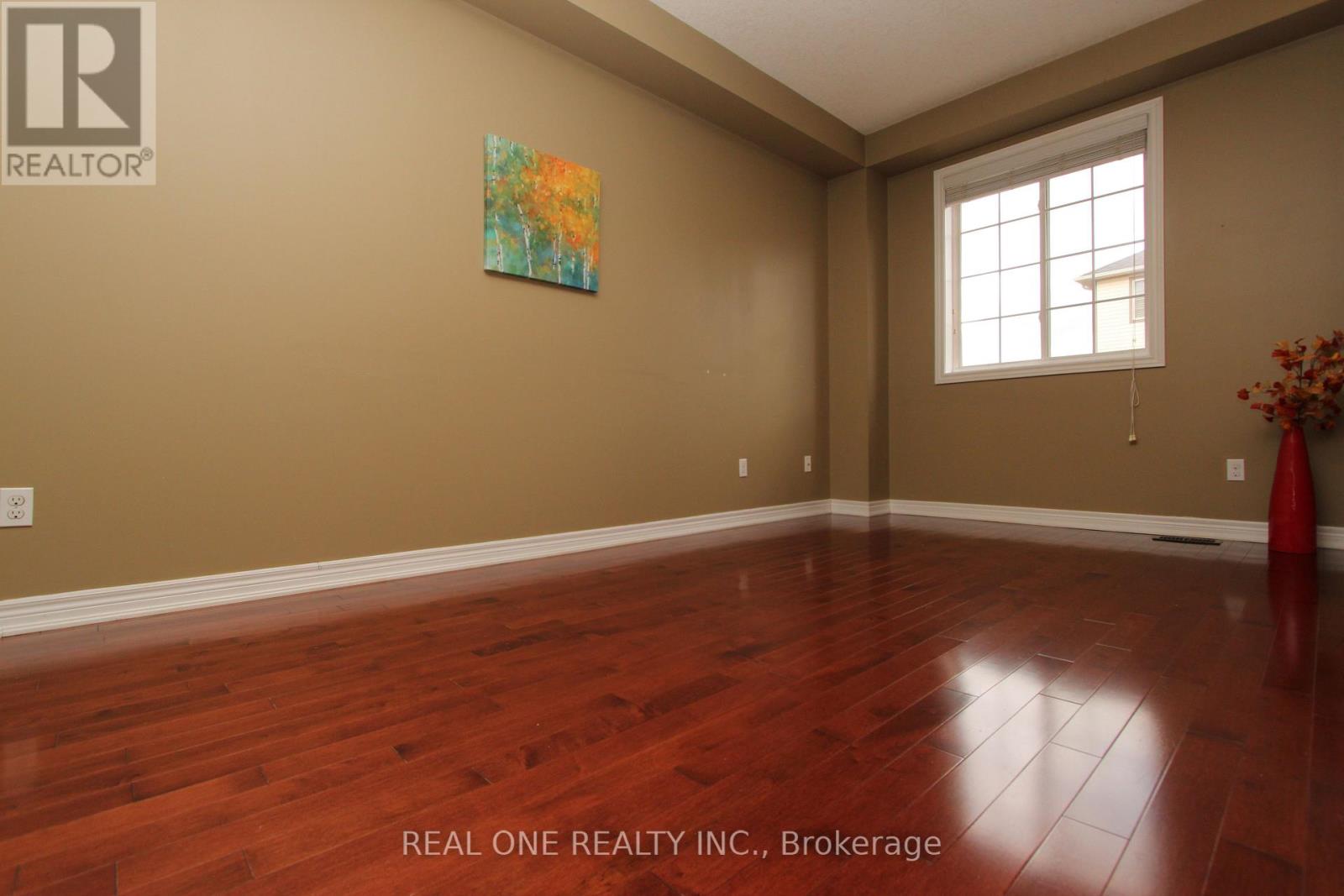 19 Browview Drive, Hamilton, Ontario  L8B 0L4 - Photo 5 - X12448250