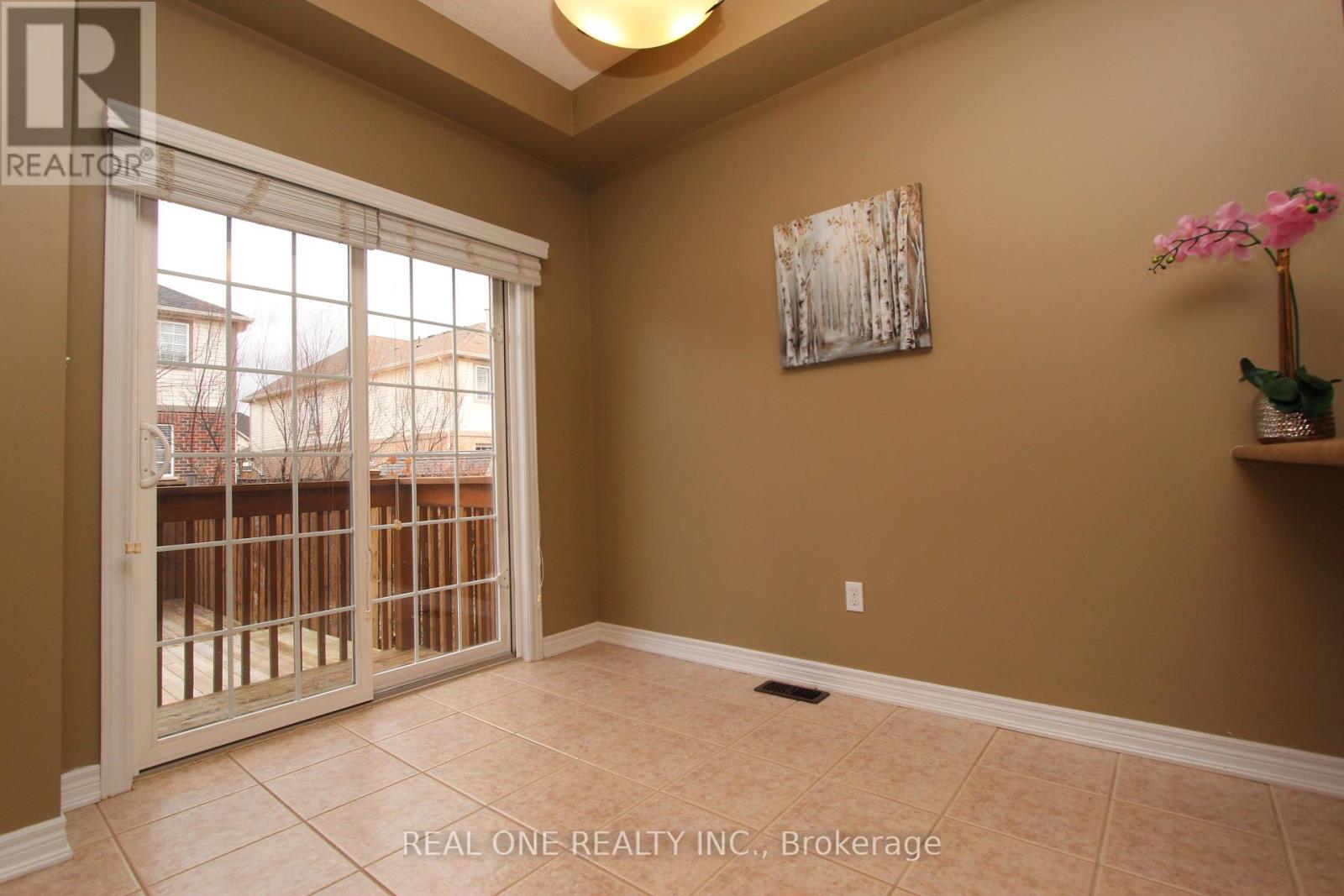 19 Browview Drive, Hamilton, Ontario  L8B 0L4 - Photo 7 - X12448250