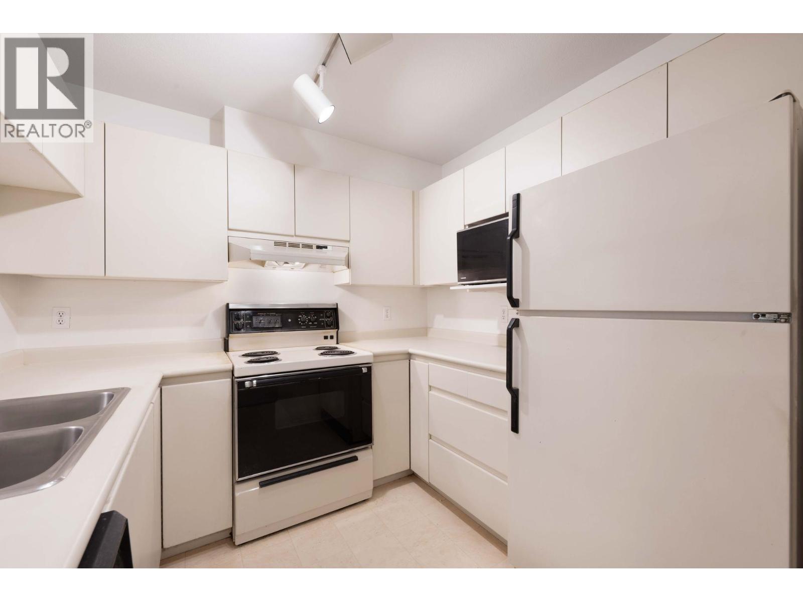109 315 E 3rd Street, North Vancouver, British Columbia  V7L 1G1 - Photo 11 - R3055936