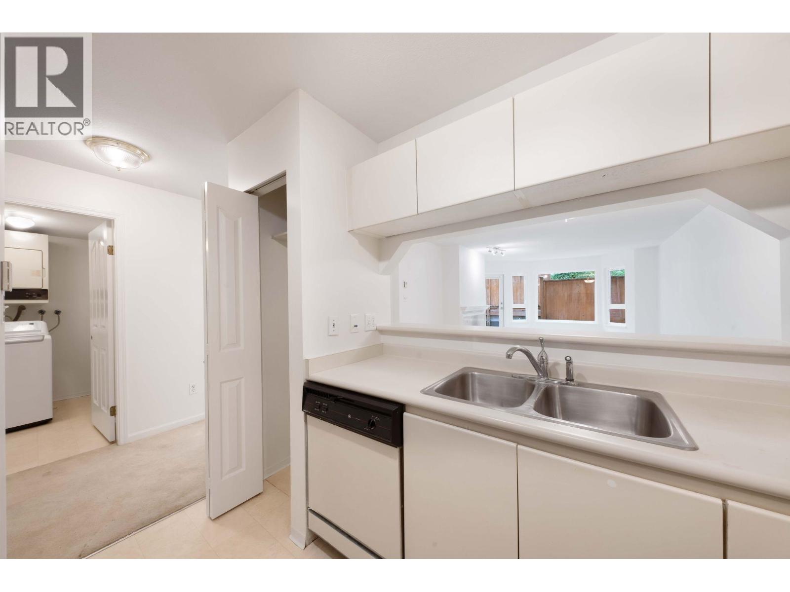 109 315 E 3rd Street, North Vancouver, British Columbia  V7L 1G1 - Photo 12 - R3055936