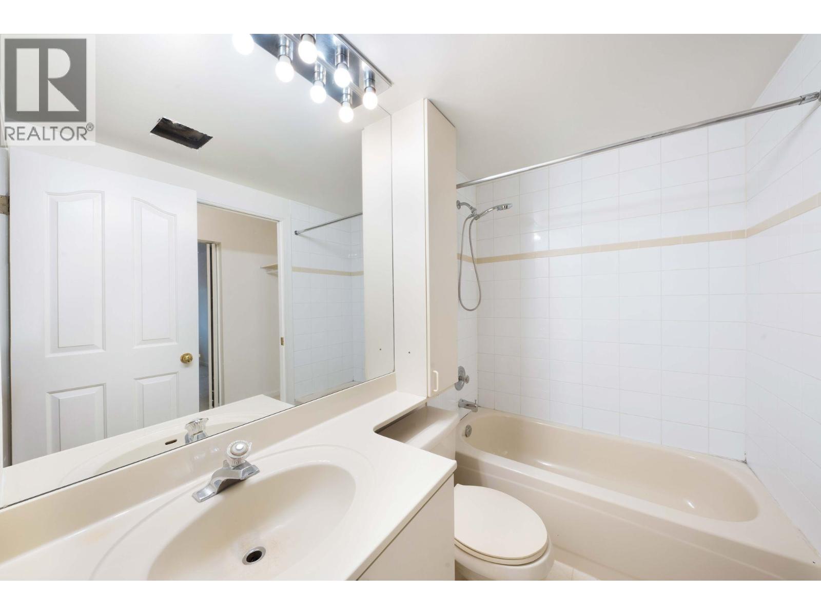 109 315 E 3rd Street, North Vancouver, British Columbia  V7L 1G1 - Photo 17 - R3055936