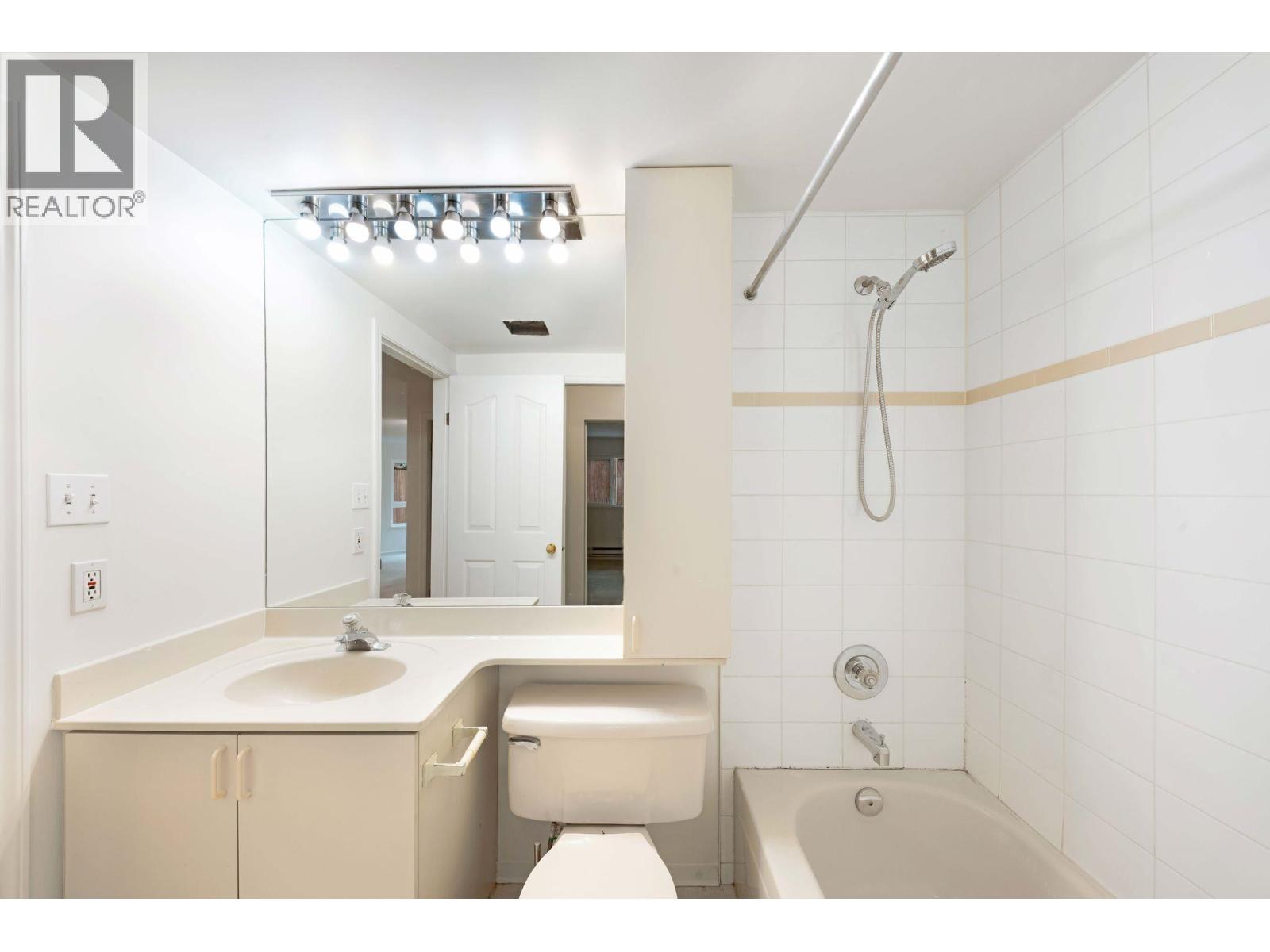 109 315 E 3rd Street, North Vancouver, British Columbia  V7L 1G1 - Photo 18 - R3055936