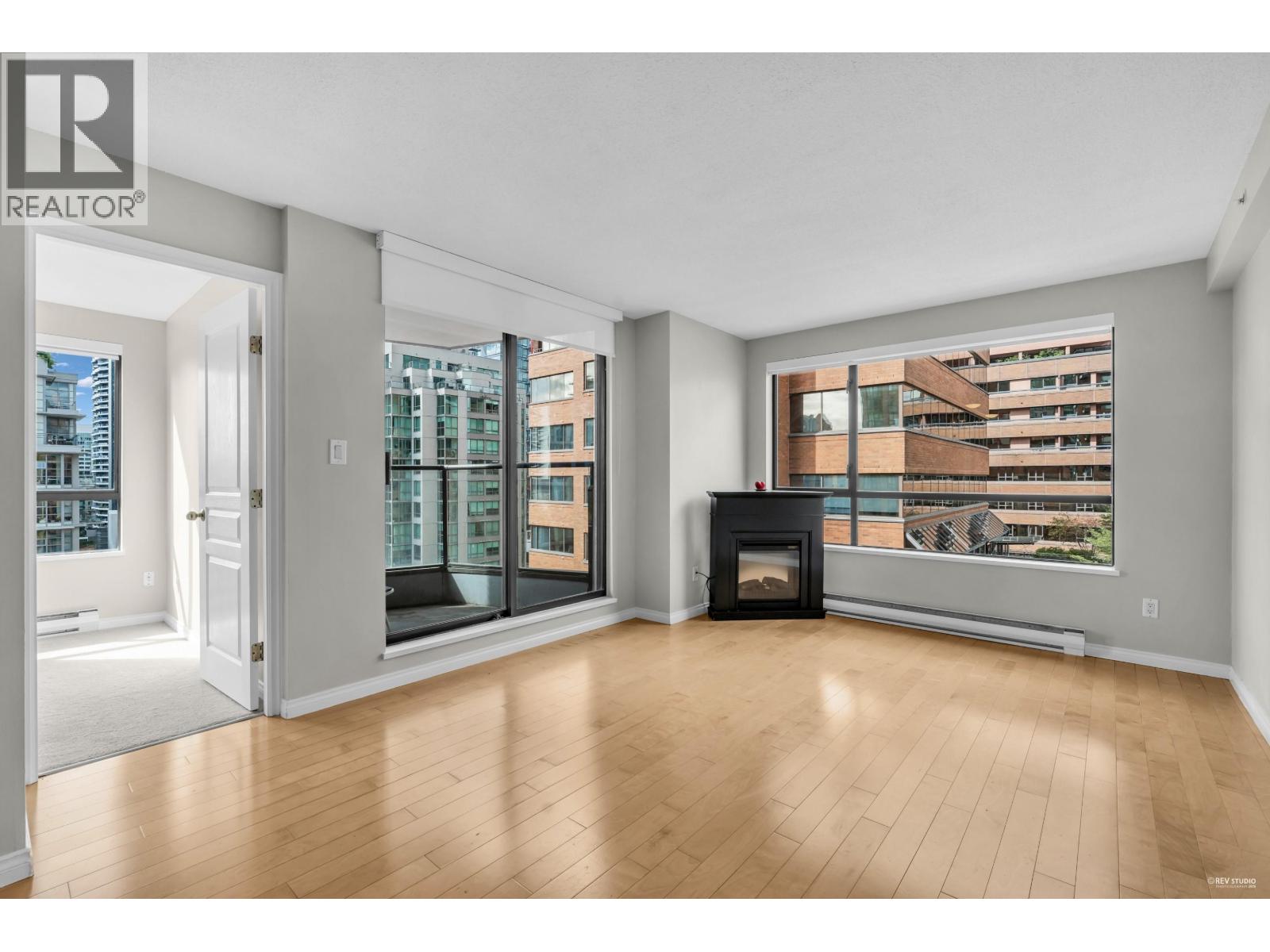 1608 1189 Howe Street, Vancouver, British Columbia  V6Z 2X4 - Photo 1 - R3055957