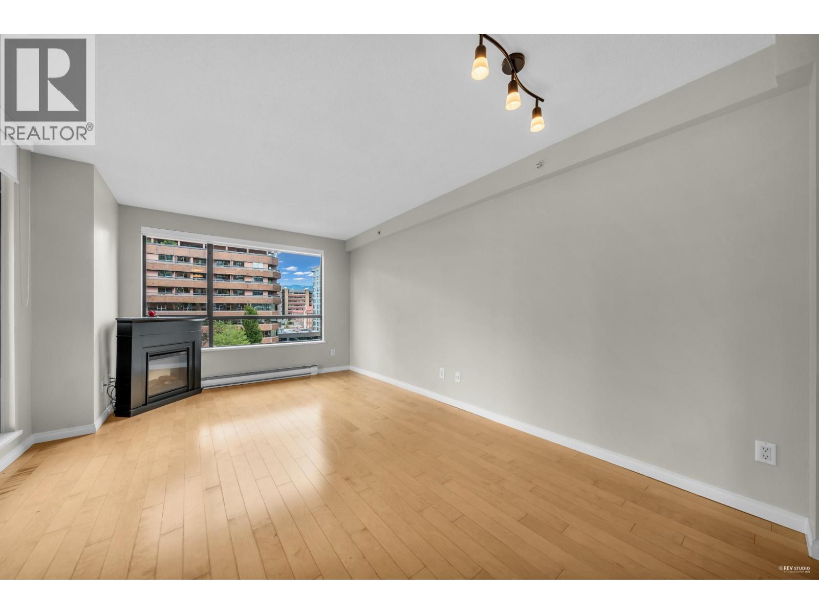 1608 1189 Howe Street, Vancouver, British Columbia  V6Z 2X4 - Photo 2 - R3055957