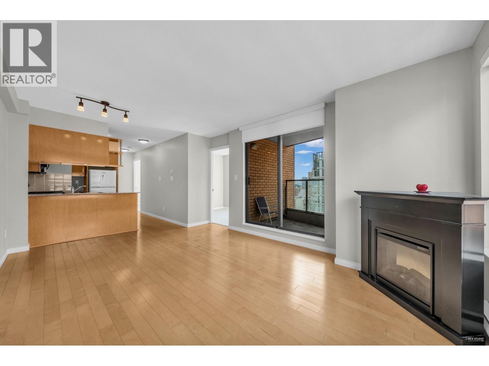 1608 1189 Howe Street, Vancouver, British Columbia  V6Z 2X4 - Photo 3 - R3055957