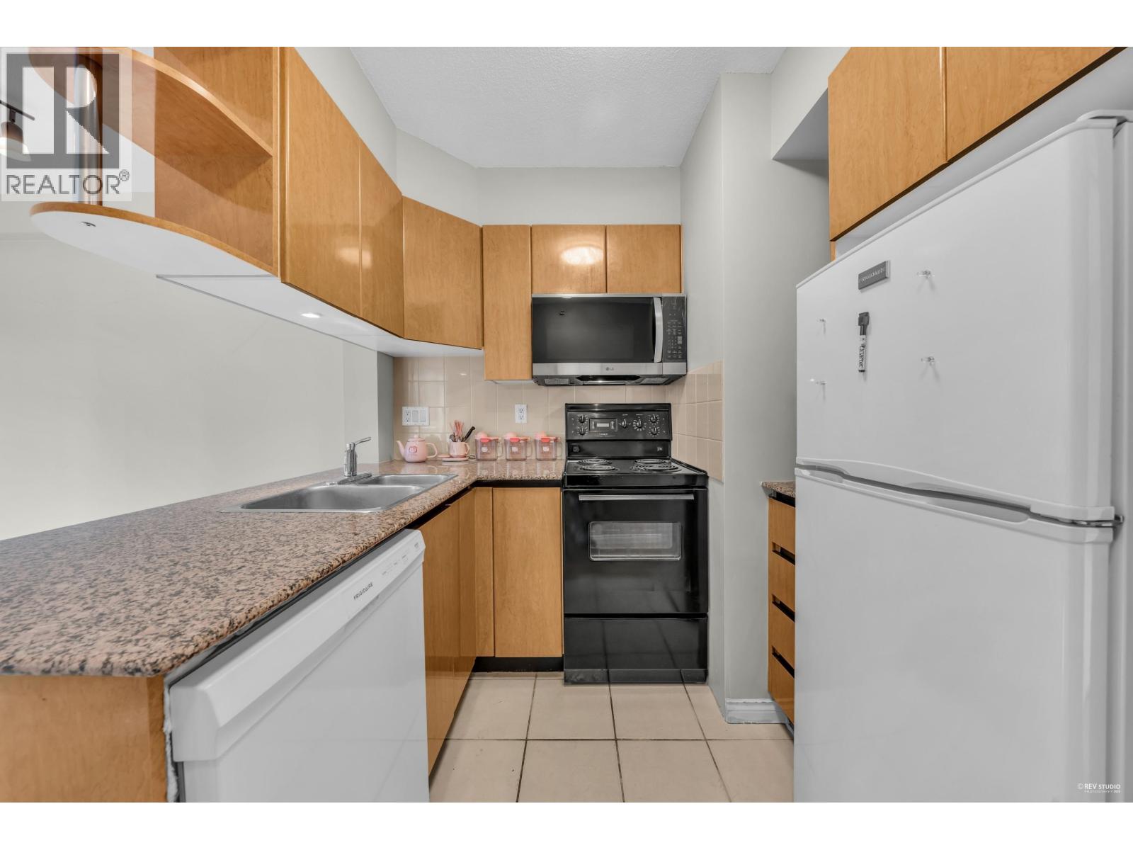 1608 1189 Howe Street, Vancouver, British Columbia  V6Z 2X4 - Photo 7 - R3055957