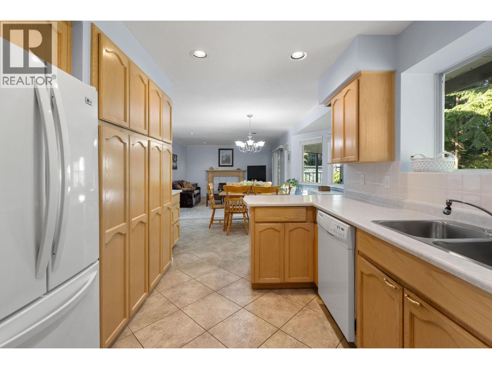 2826 Thimbleberry Court, Coquitlam, British Columbia  V3E 2T3 - Photo 12 - R3055966