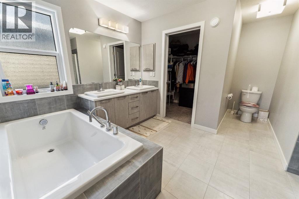 428 Chinook Gate Square, Airdrie, Alberta  T4B 4V9 - Photo 27 - A2260858