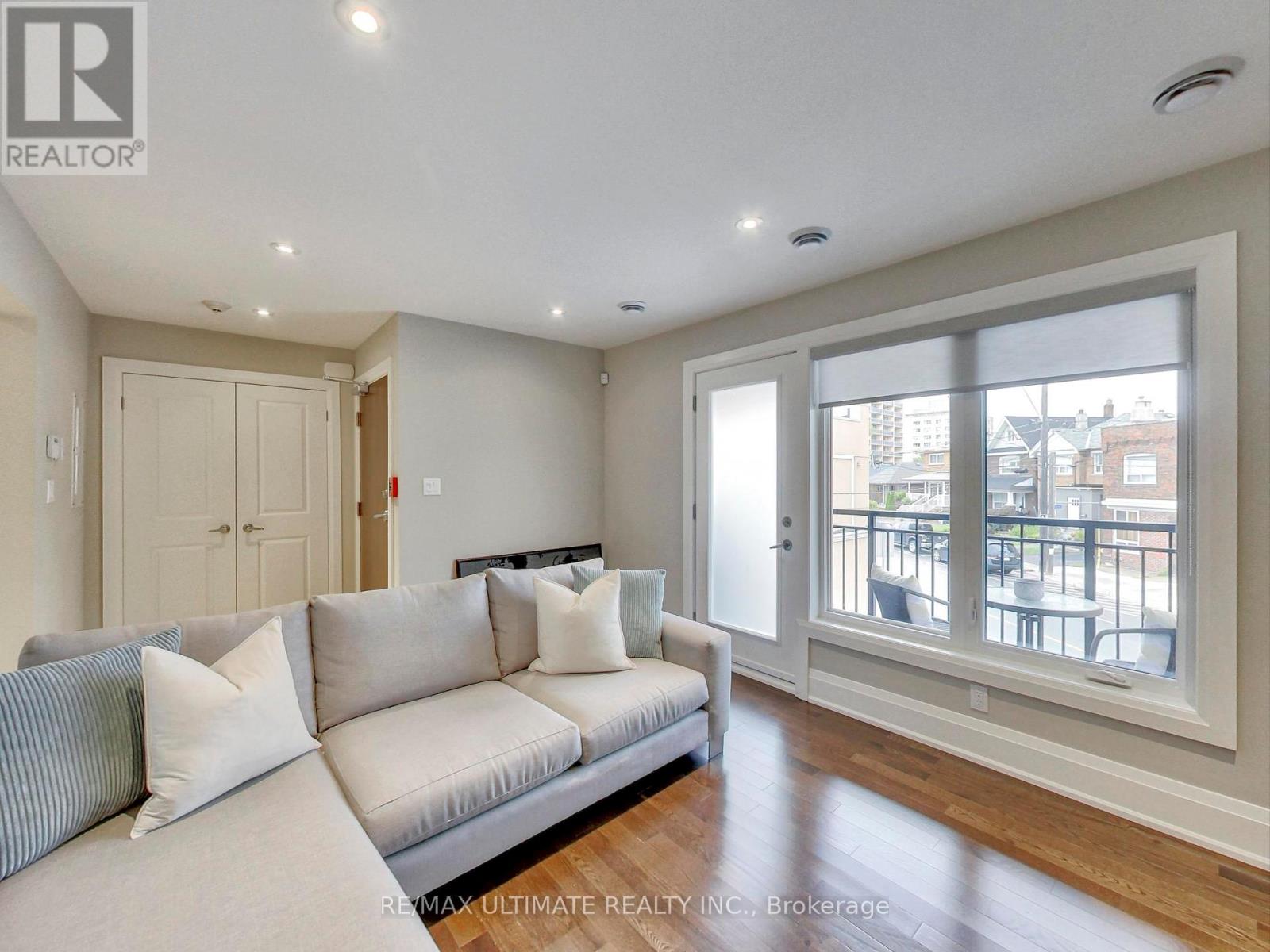 Apt #2 - 728 Vaughan Road, Toronto, Ontario  M6E 2Y9 - Photo 3 - C12448296