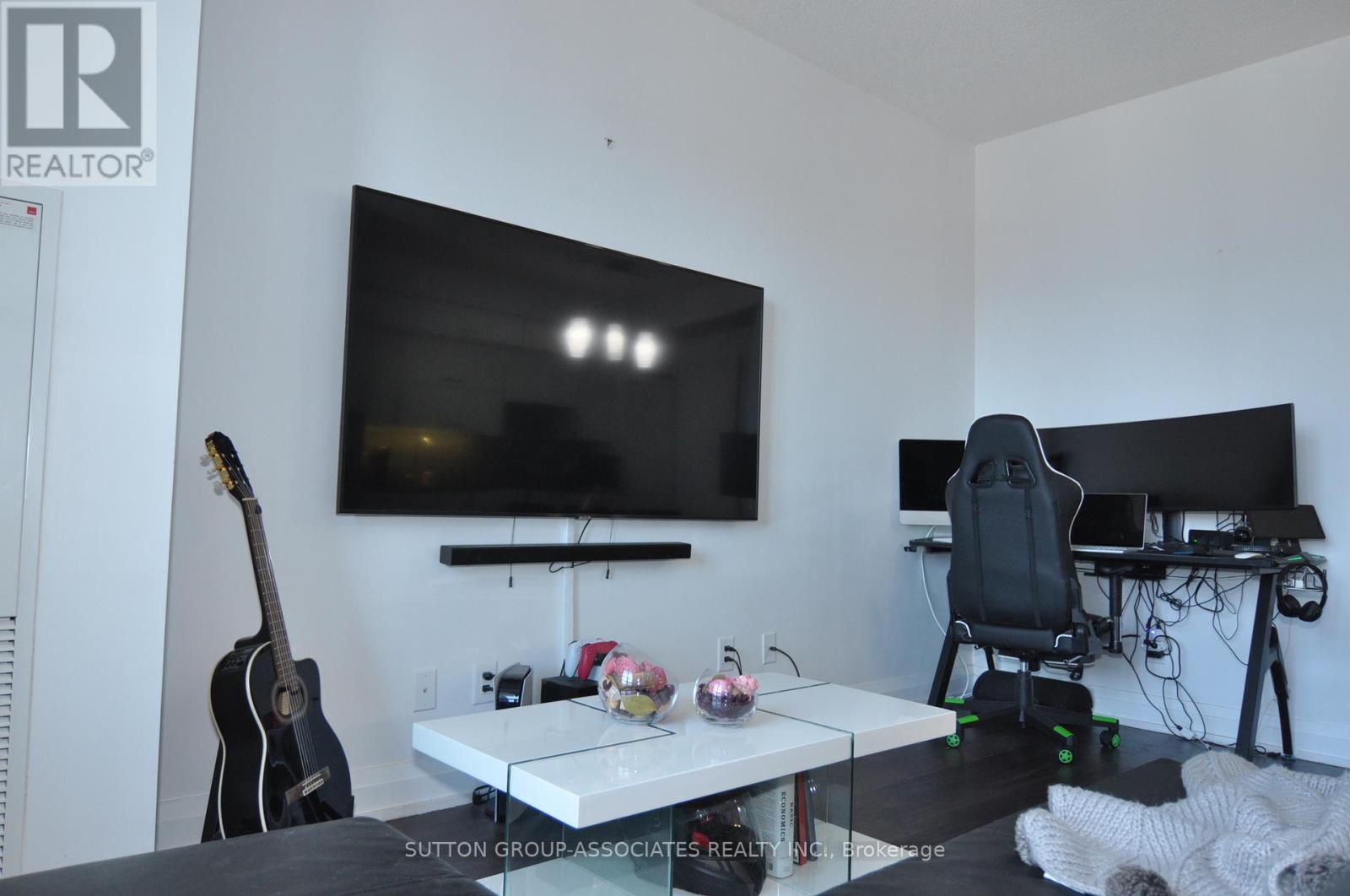1303 - 2 Anndale Drive, Toronto, Ontario  M2N 0G5 - Photo 8 - C12448298