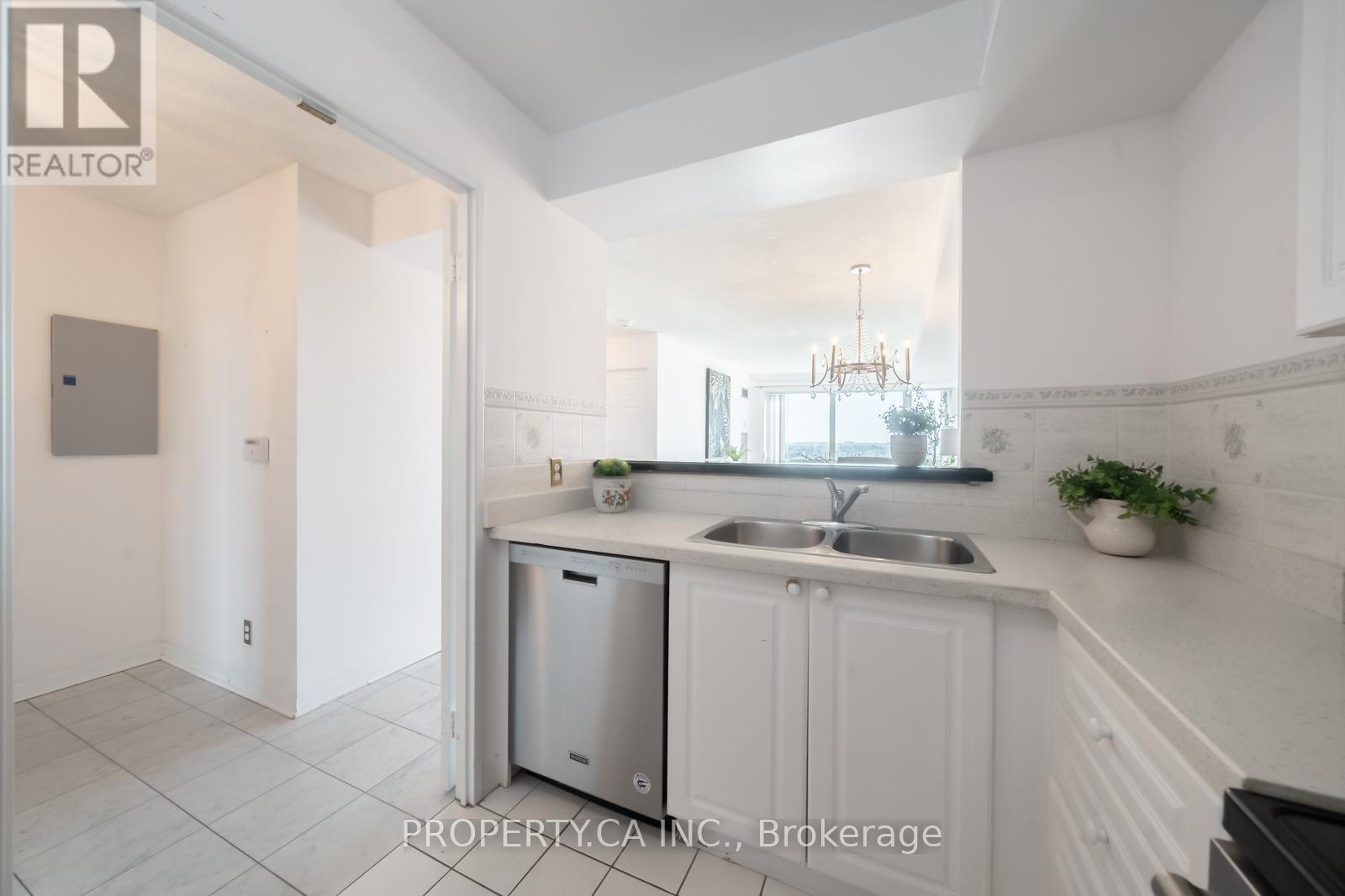 1707 - 8 Lee Centre Drive, Toronto, Ontario  M1H 3J1 - Photo 23 - E12417240