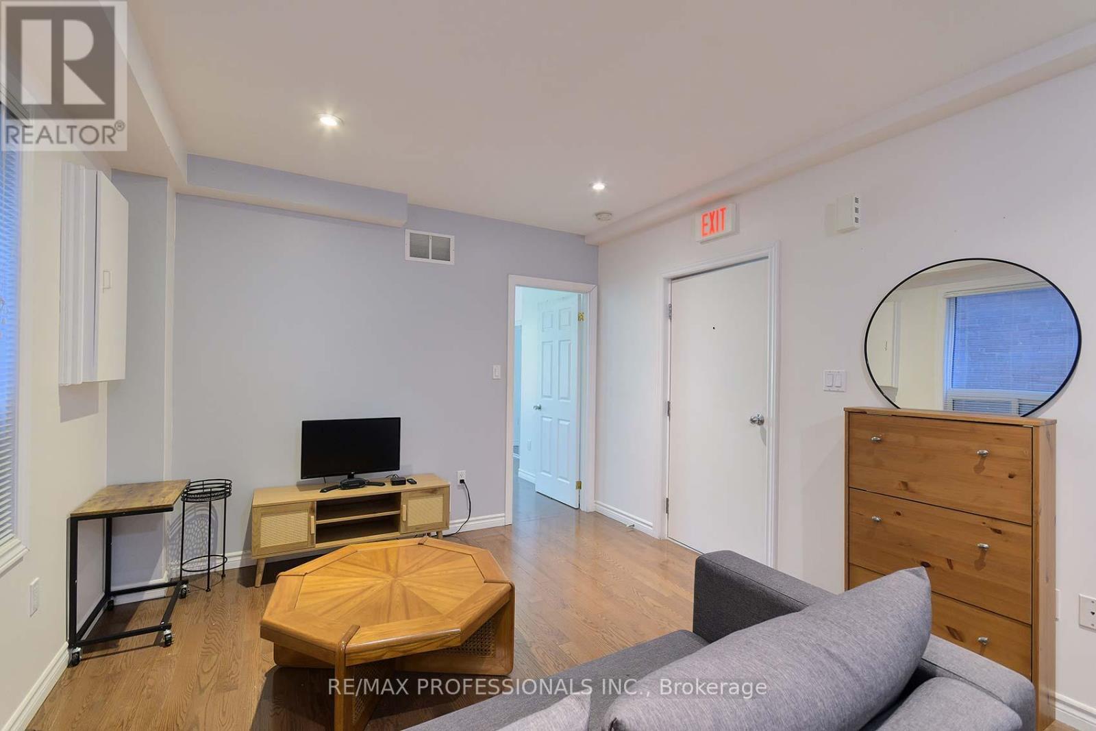 945 Logan Avenue, Toronto, Ontario  M4K 3E3 - Photo 11 - E12447114