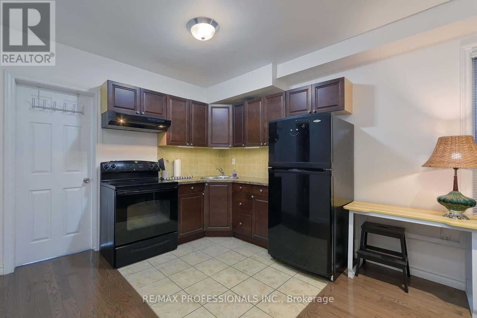 945 Logan Avenue, Toronto, Ontario  M4K 3E3 - Photo 13 - E12447114