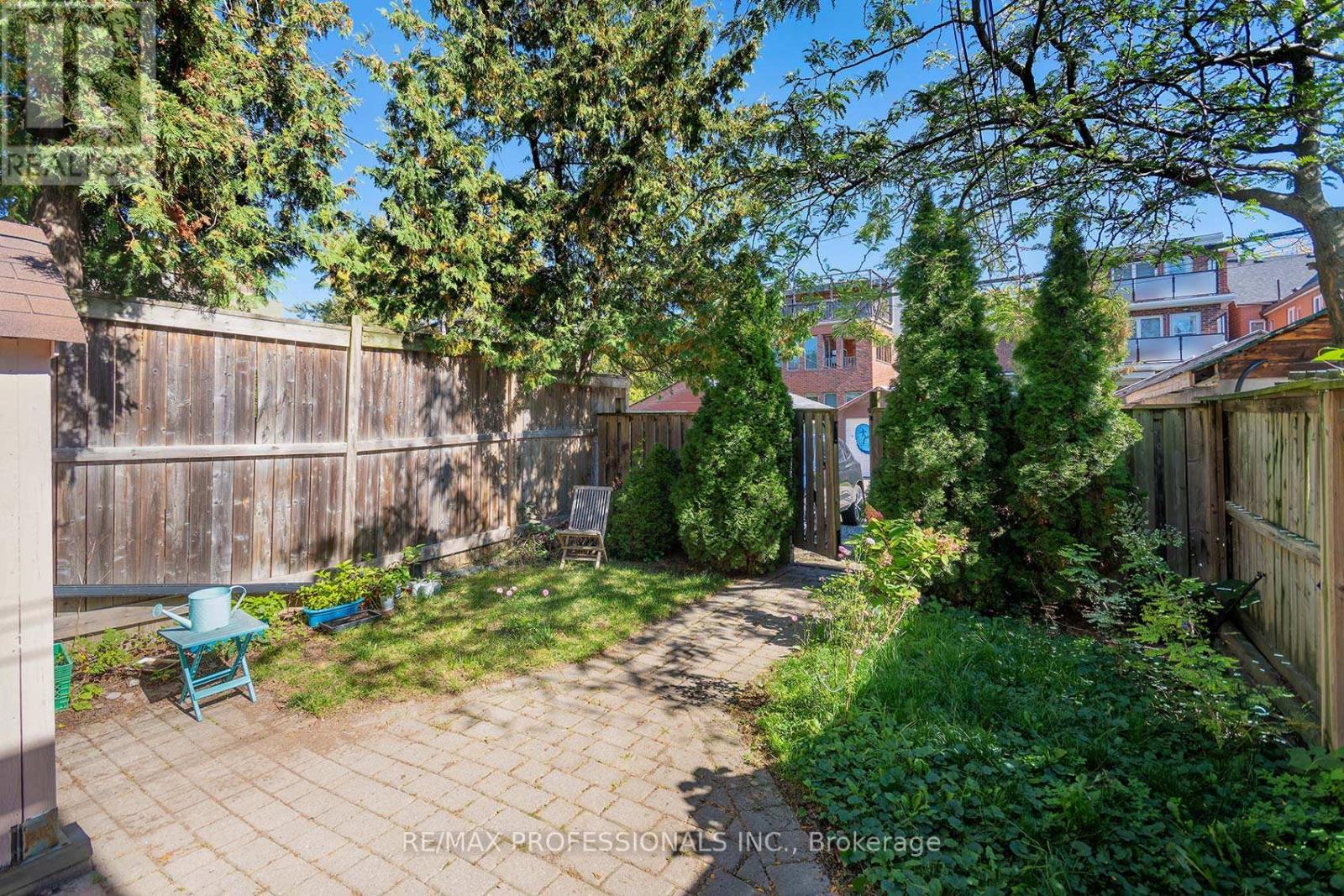 945 Logan Avenue, Toronto, Ontario  M4K 3E3 - Photo 35 - E12447114