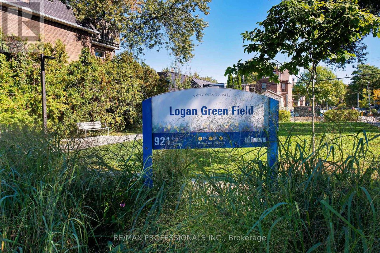 945 Logan Avenue, Toronto, Ontario  M4K 3E3 - Photo 39 - E12447114