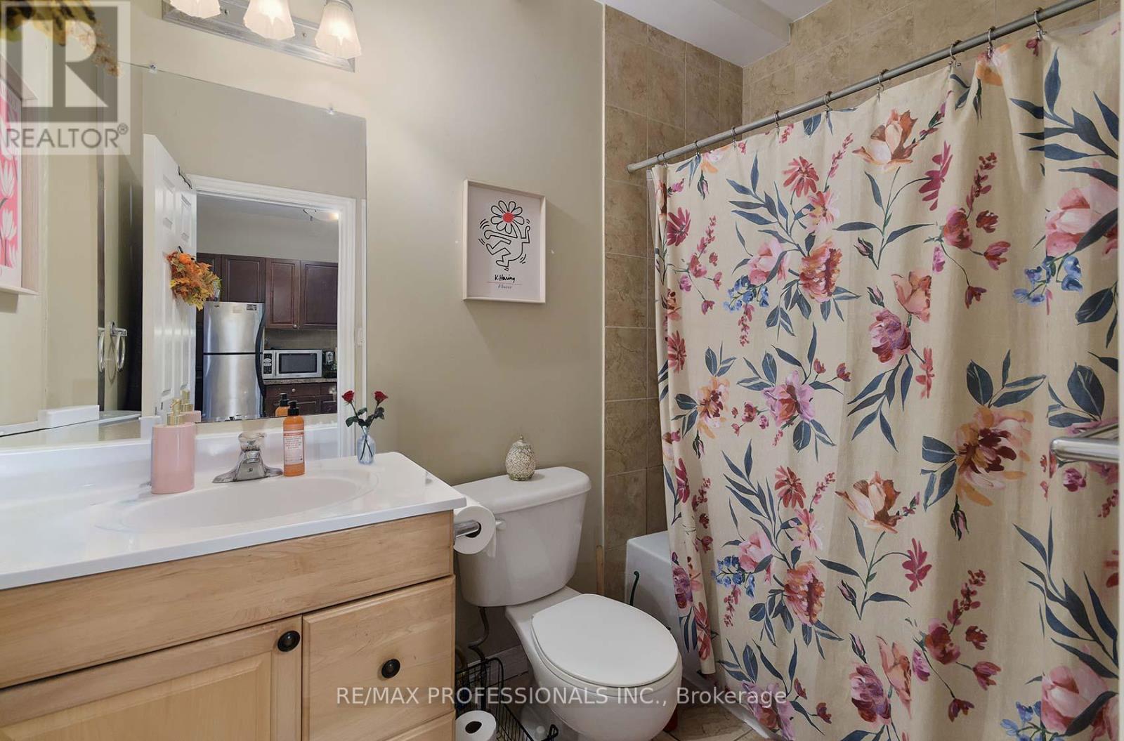 945 Logan Avenue, Toronto, Ontario  M4K 3E3 - Photo 9 - E12447114