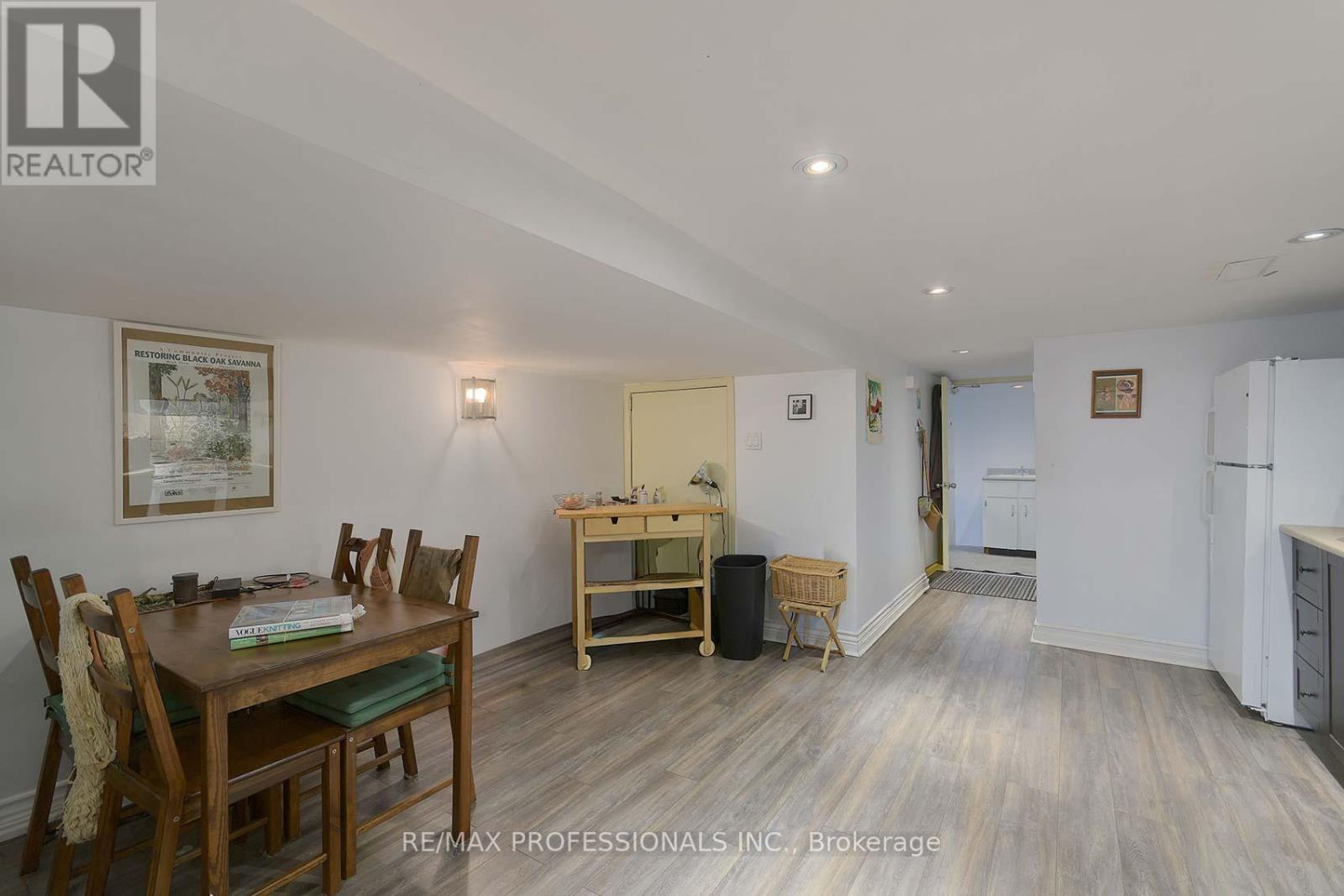 945 Logan Avenue, Toronto, Ontario  M4K 3E3 - Photo 27 - E12447114