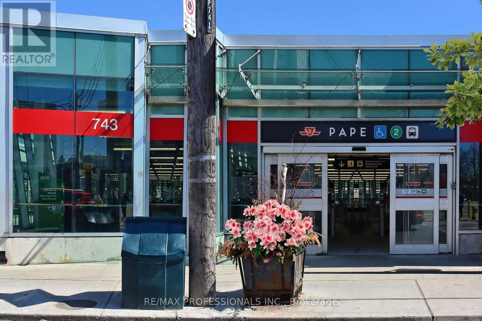 945 Logan Avenue, Toronto, Ontario  M4K 3E3 - Photo 47 - E12447114
