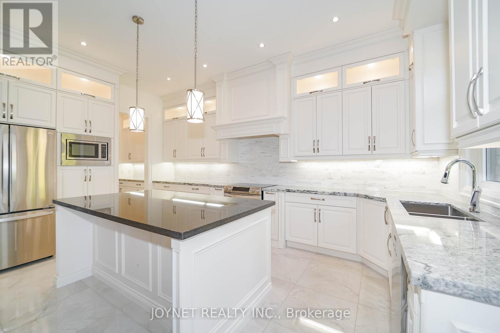 535 Rougemount Drive, Pickering (Rosebank), Ontario  L1W 2C1 - Photo 15 - E12448269