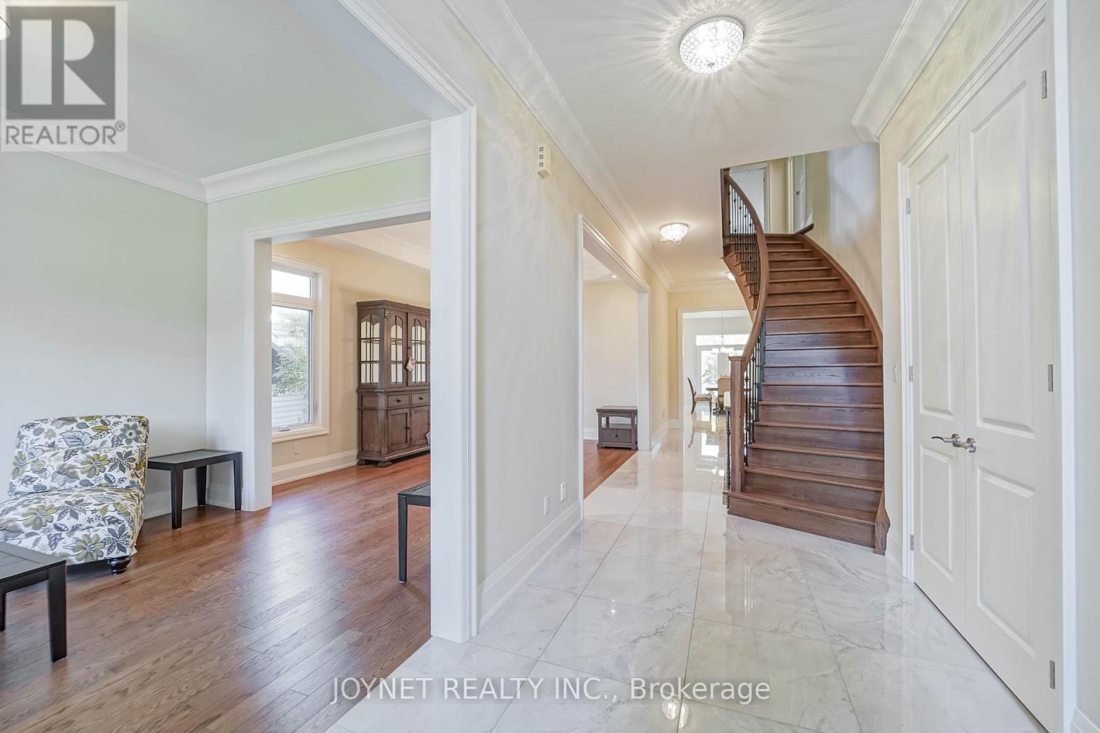 535 Rougemount Drive, Pickering (Rosebank), Ontario  L1W 2C1 - Photo 5 - E12448269