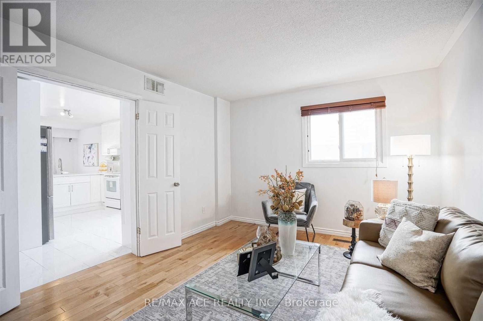 Main - 113 Placentia Boulevard, Toronto, Ontario  M1S 4C9 - Photo 9 - E12448285