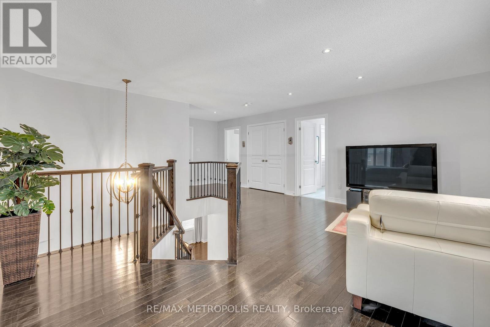 15 Rumbellow Crescent, Ajax (Northeast Ajax), Ontario  L1T 0J9 - Photo 16 - E12448289