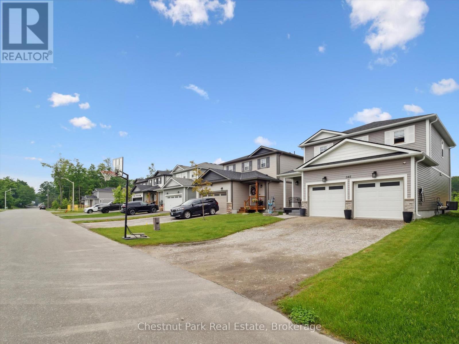 245 Wild Rose Drive, Gravenhurst, Ontario  P1P 0B4 - Photo 4 - X12205375