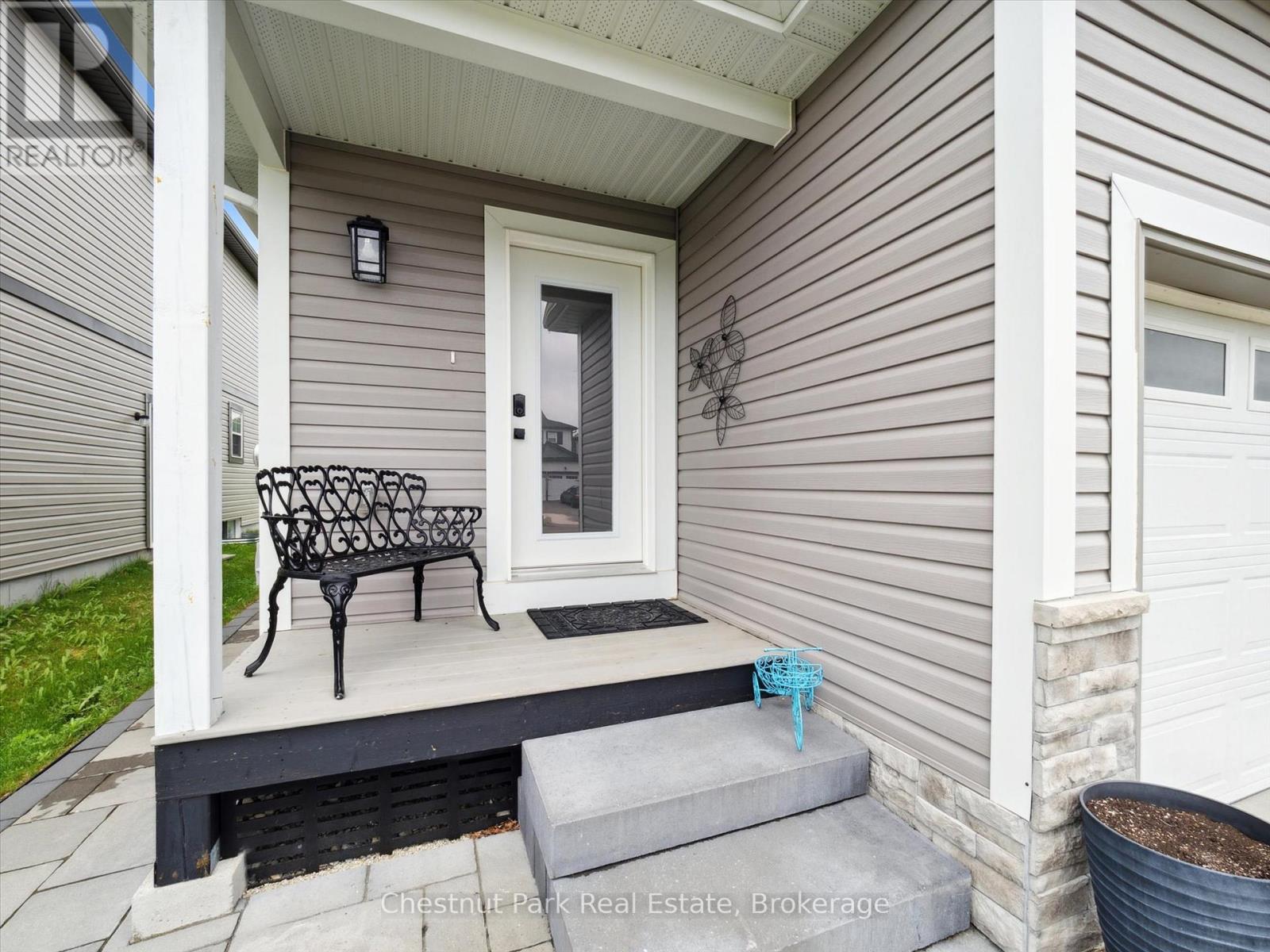 245 Wild Rose Drive, Gravenhurst, Ontario  P1P 0B4 - Photo 5 - X12205375