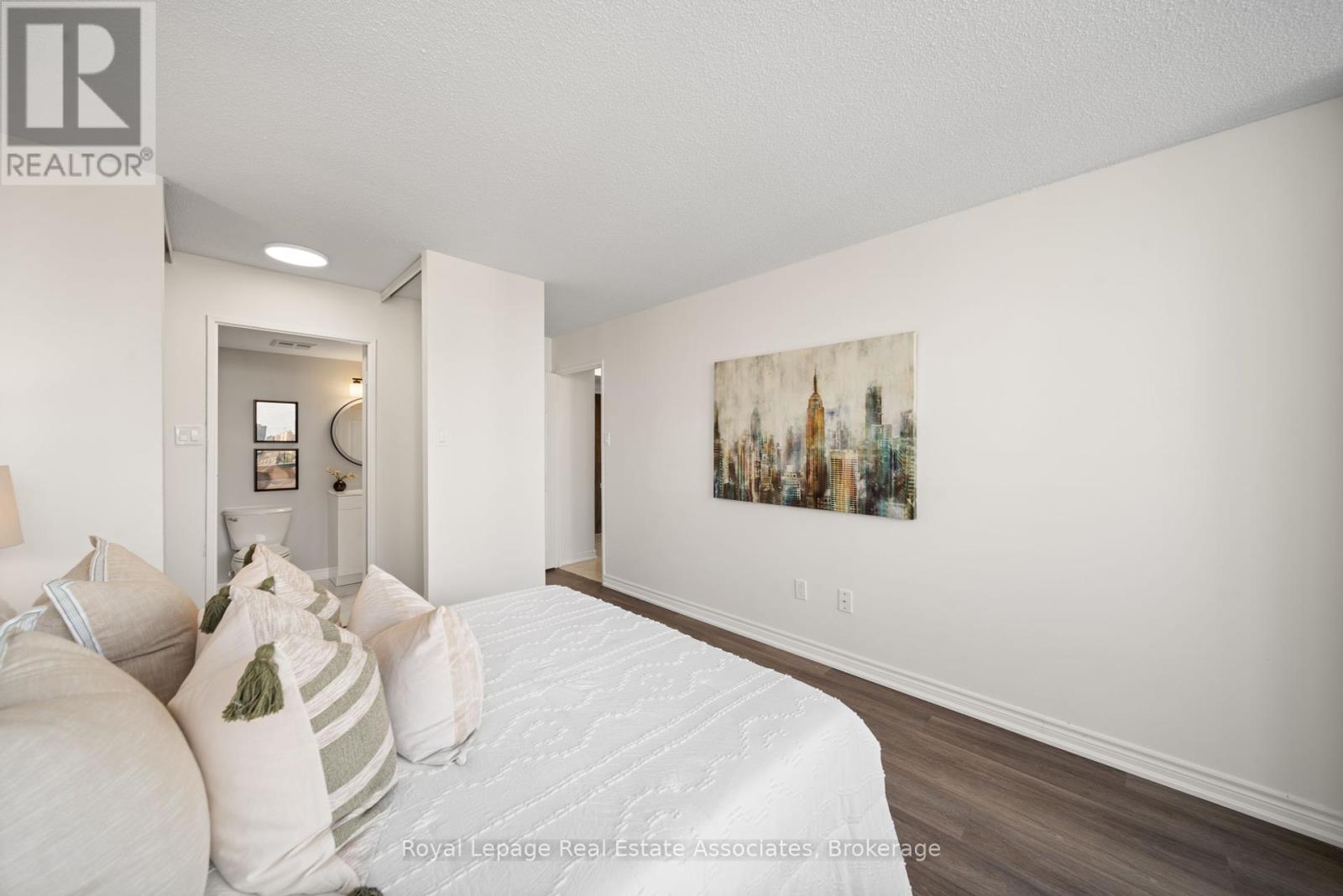 1206 - 50 Kingsbridge Garden Circle, Mississauga (Hurontario), Ontario  L5R 1Y2 - Photo 17 - W12448276