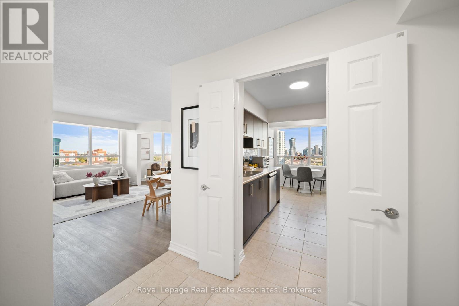 1206 - 50 Kingsbridge Garden Circle, Mississauga (Hurontario), Ontario  L5R 1Y2 - Photo 2 - W12448276