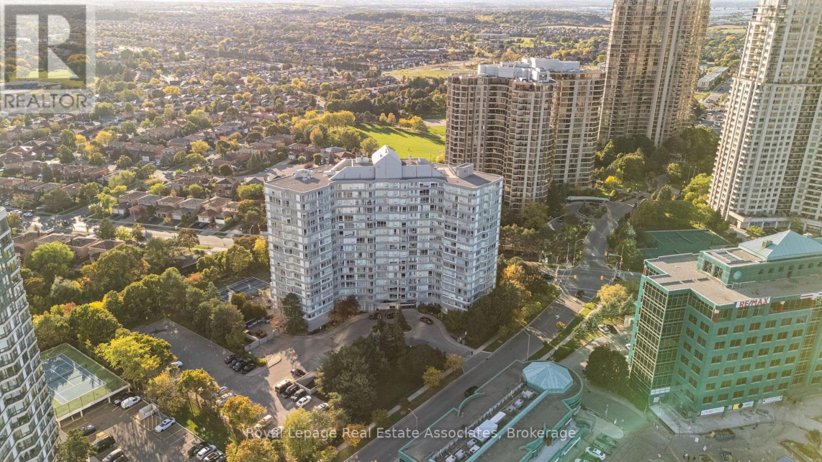 1206 - 50 Kingsbridge Garden Circle, Mississauga (Hurontario), Ontario  L5R 1Y2 - Photo 20 - W12448276