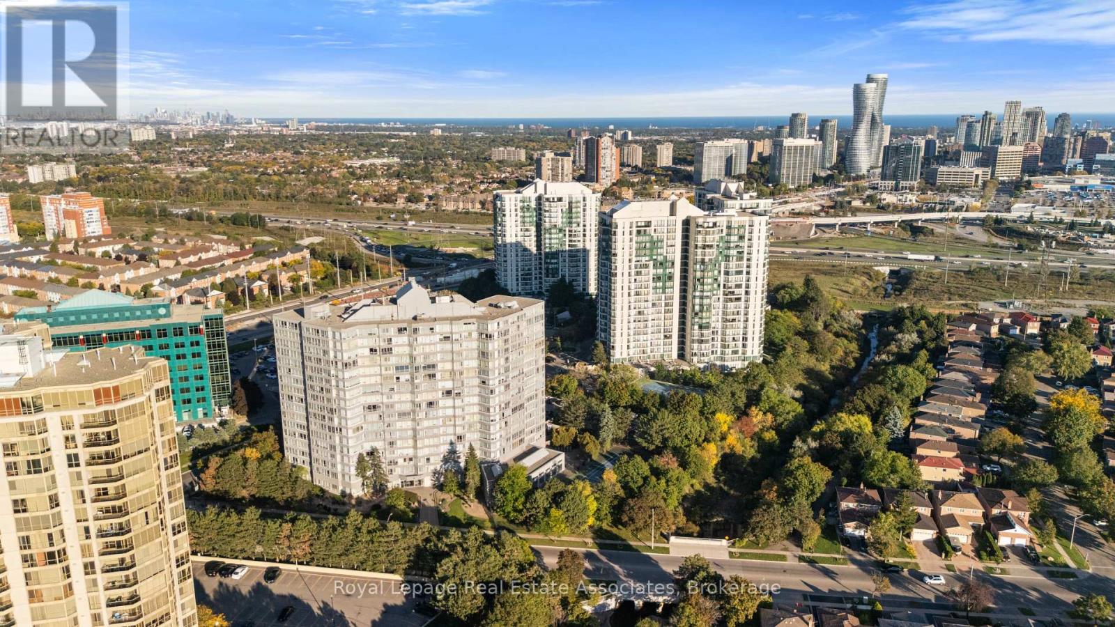 1206 - 50 Kingsbridge Garden Circle, Mississauga (Hurontario), Ontario  L5R 1Y2 - Photo 29 - W12448276