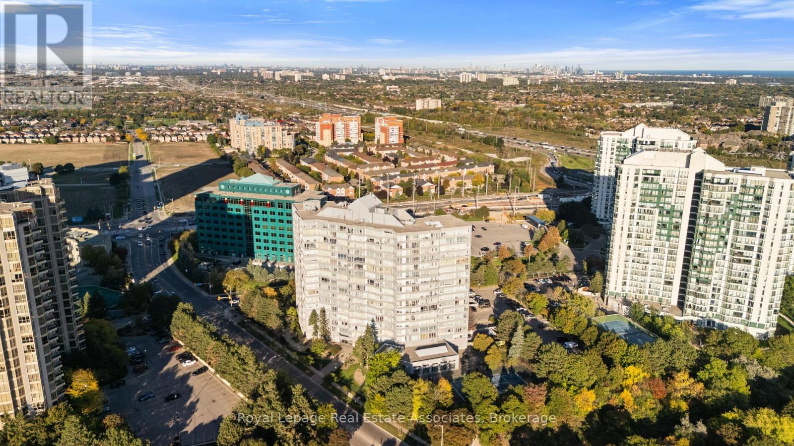1206 - 50 Kingsbridge Garden Circle, Mississauga (Hurontario), Ontario  L5R 1Y2 - Photo 31 - W12448276