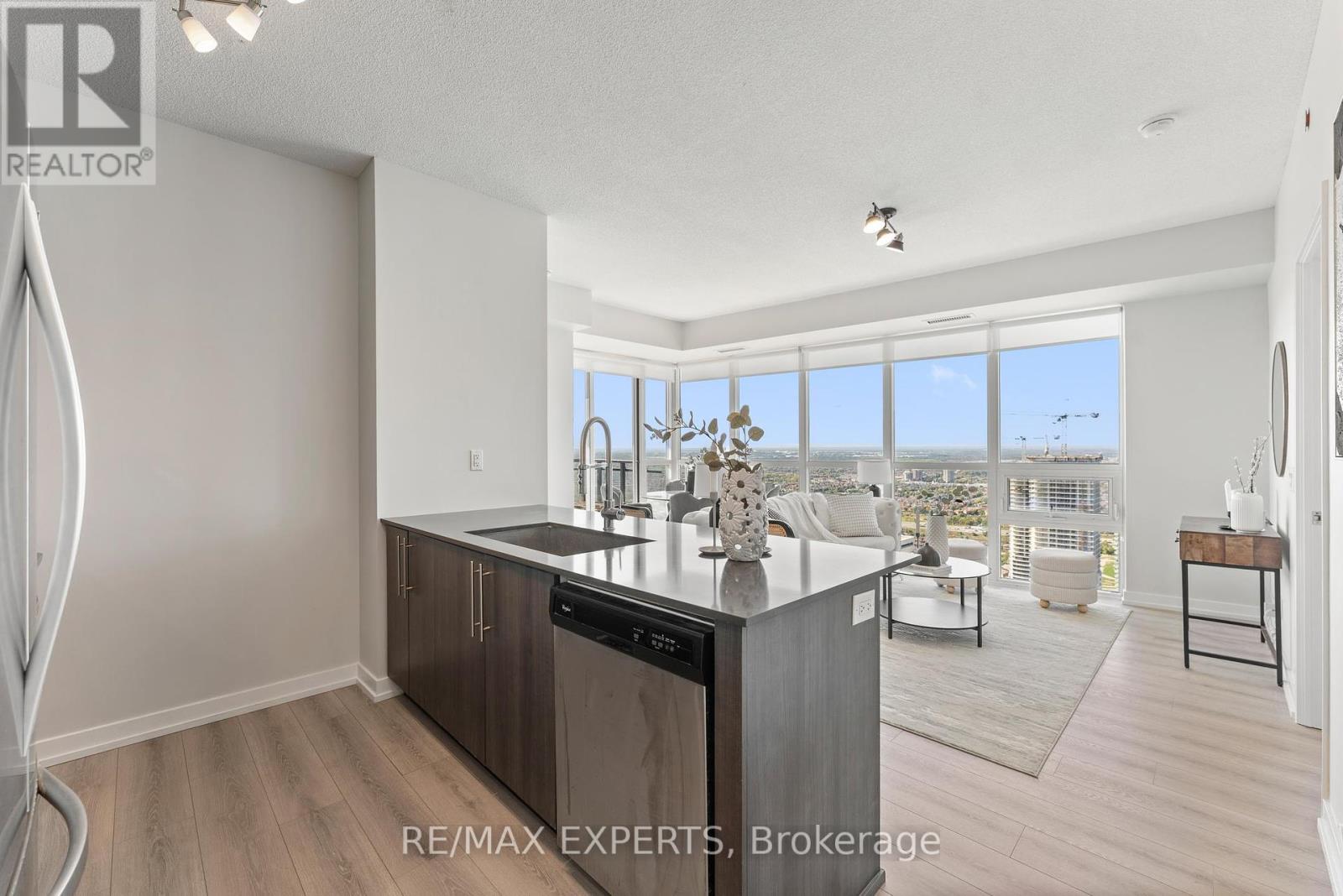 4502 - 4011 Brickstone Mews, Mississauga (Creditview), Ontario  L5B 0G3 - Photo 4 - W12448282