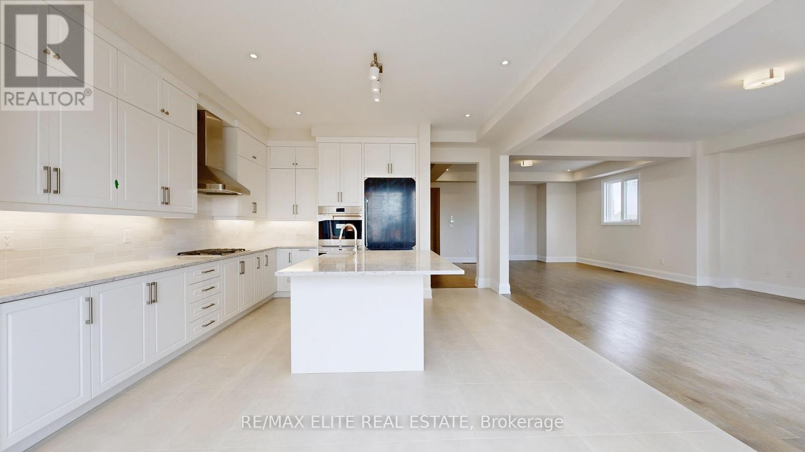 11 Dwell Avenue, Markham, Ontario  L6C 3R3 - Photo 13 - N12441712