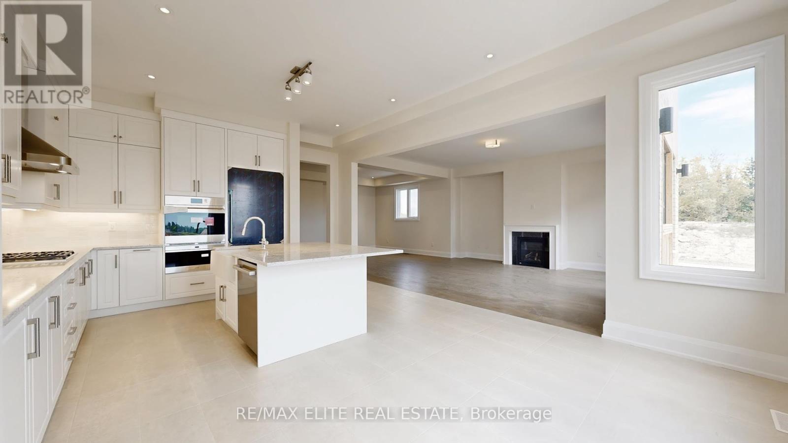 11 Dwell Avenue, Markham, Ontario  L6C 3R3 - Photo 11 - N12441712