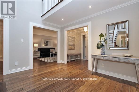 5 Tannery Creek Crescent, Aurora, Ontario  L4G 5N3 - Photo 4 - N12431728