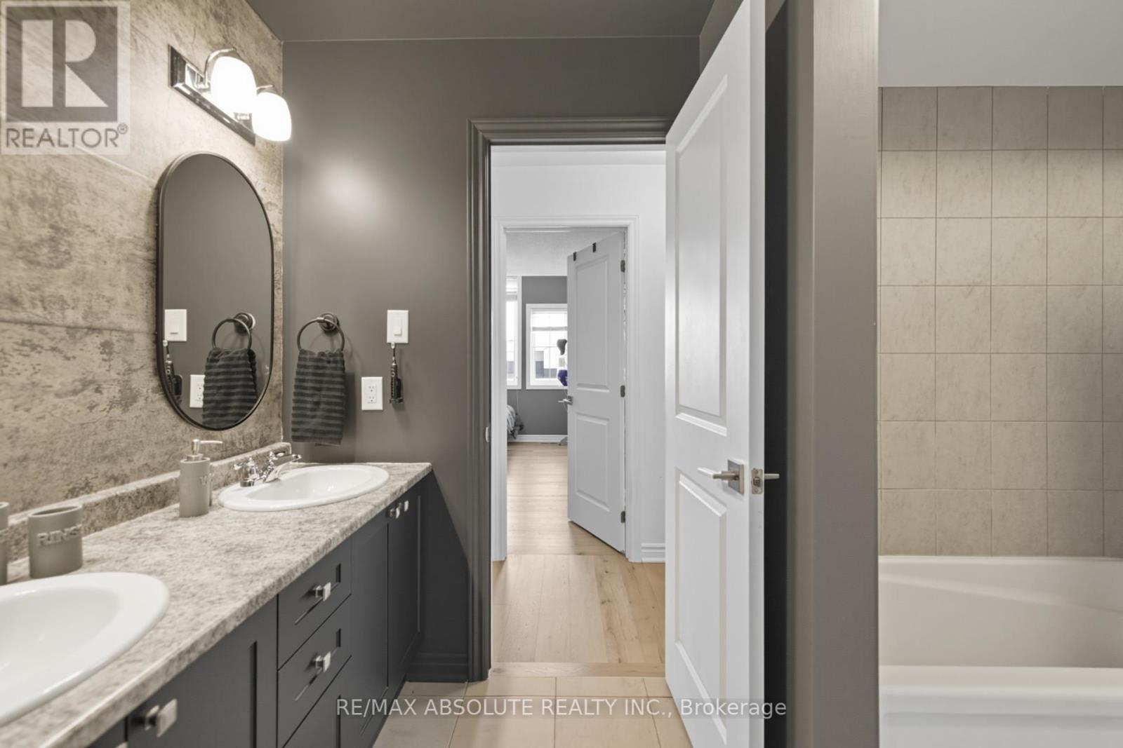 1002 Cottontail Walk, Ottawa, Ontario  K1G 3H1 - Photo 19 - X12448313