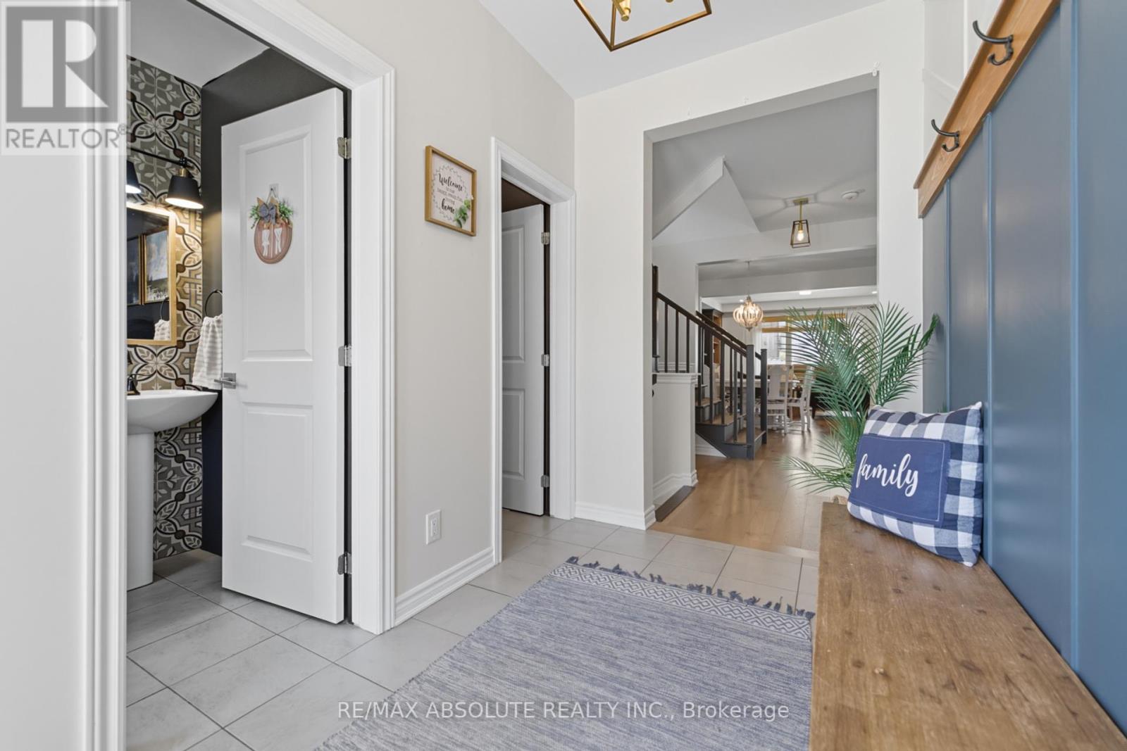 1002 Cottontail Walk, Ottawa, Ontario  K1G 3H1 - Photo 6 - X12448313