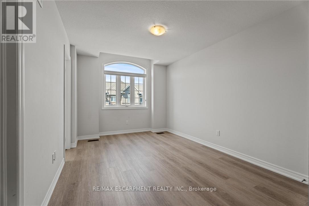 8 Linden Park Lane, Hamilton (Hill Park), Ontario  L9A 1Y1 - Photo 19 - X12448284