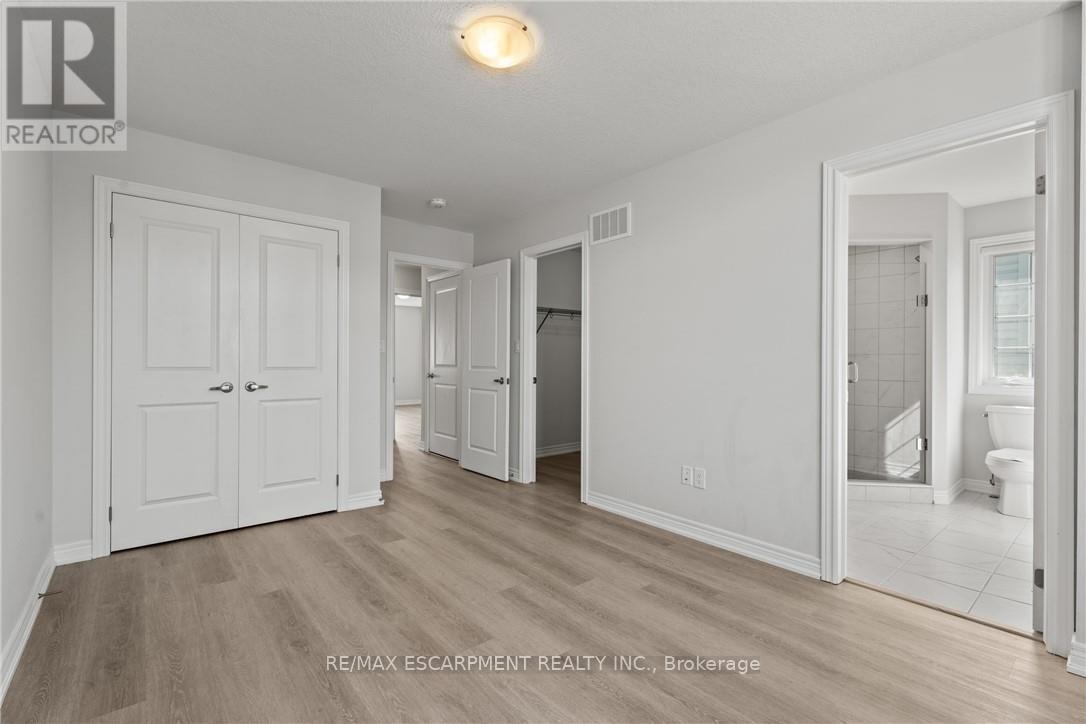 8 Linden Park Lane, Hamilton (Hill Park), Ontario  L9A 1Y1 - Photo 20 - X12448284