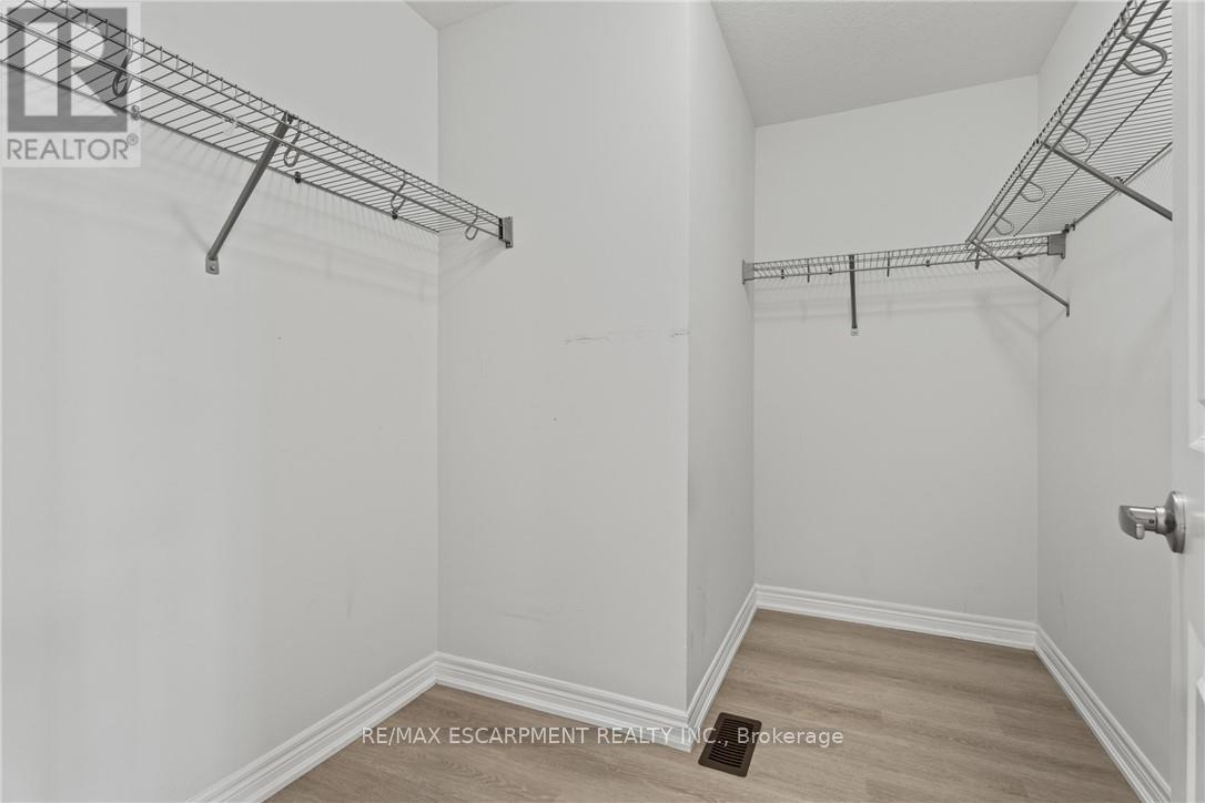 8 Linden Park Lane, Hamilton (Hill Park), Ontario  L9A 1Y1 - Photo 22 - X12448284