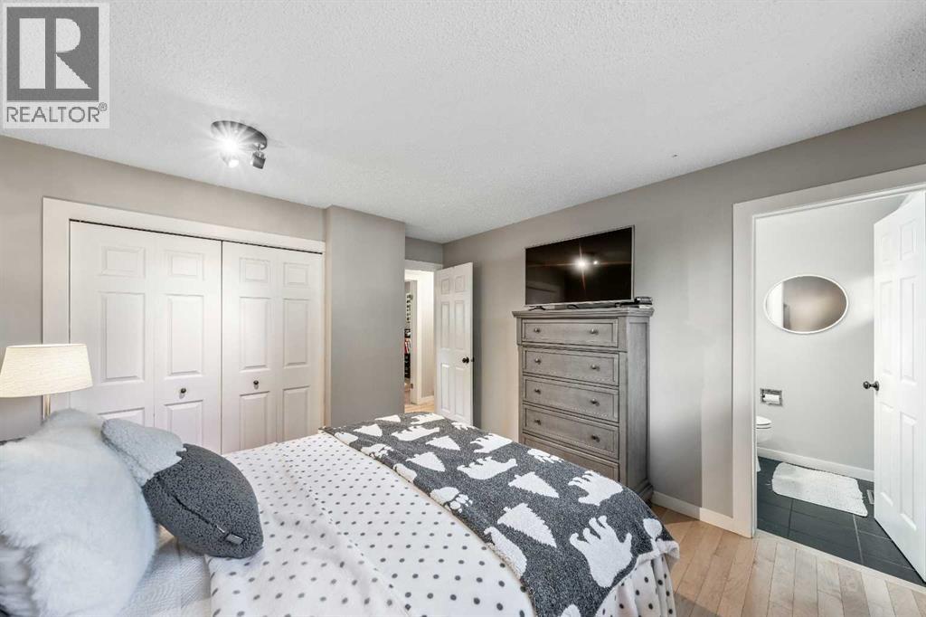 223 Brookpark Drive Sw, Calgary, Alberta  T2W 2W7 - Photo 8 - A2261691
