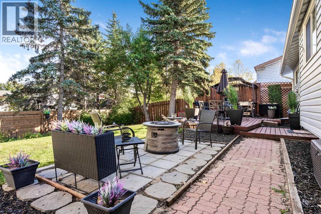 223 Brookpark Drive Sw, Calgary, Alberta  T2W 2W7 - Photo 18 - A2261691
