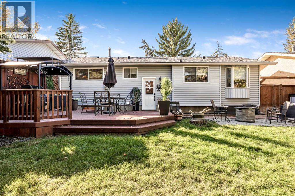 223 Brookpark Drive Sw, Calgary, Alberta  T2W 2W7 - Photo 24 - A2261691