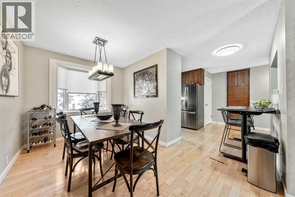 223 Brookpark Drive Sw, Calgary, Alberta  T2W 2W7 - Photo 6 - A2261691
