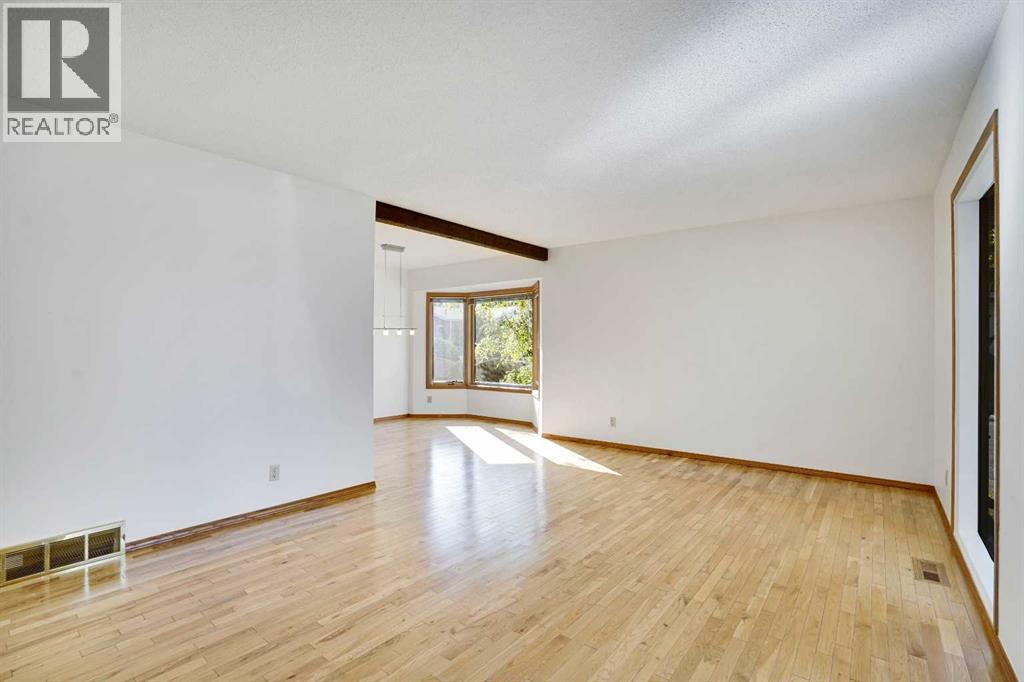 2719 Cedar Ridge Drive Sw, Calgary, Alberta  T2W 1X5 - Photo 6 - A2261869