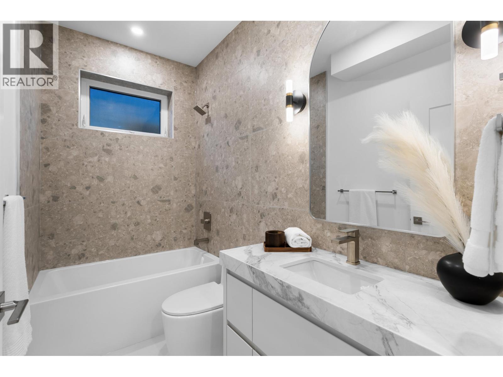 2 4176 Balkan Street, Vancouver, British Columbia  V5V 3Z2 - Photo 10 - R3049393
